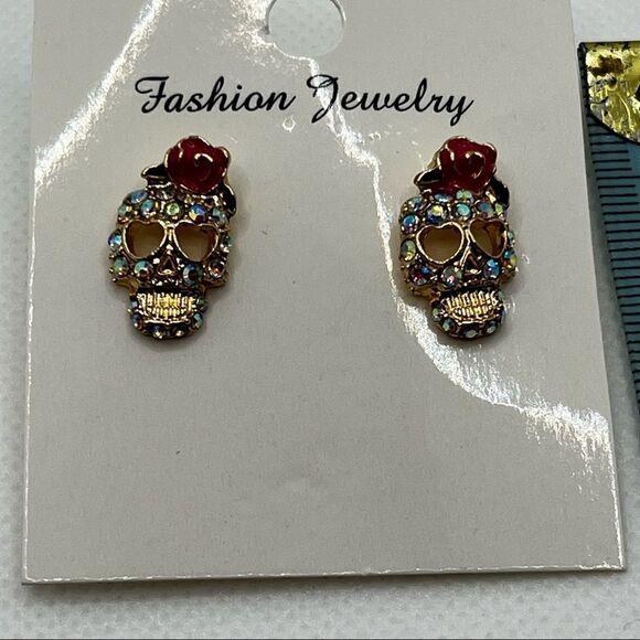 Jewelry - EARRINGS!  HALLOWEEN! Skull Rhinestone Earrings BNWT